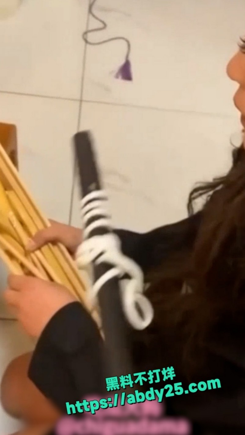甘肃黑衣女大学生 3