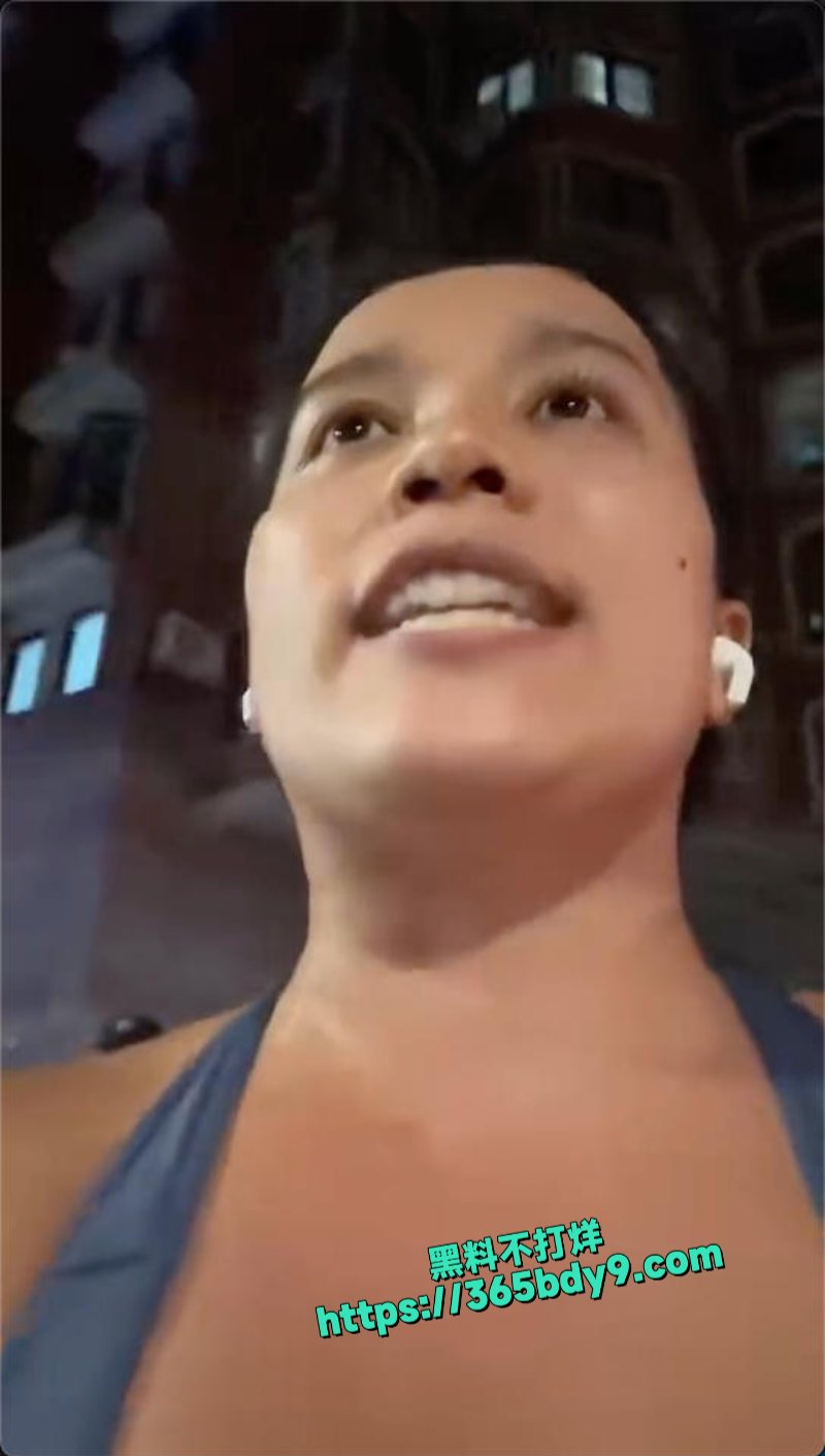 女网红上海街头劝阻吸烟多条视频阻击路人7
