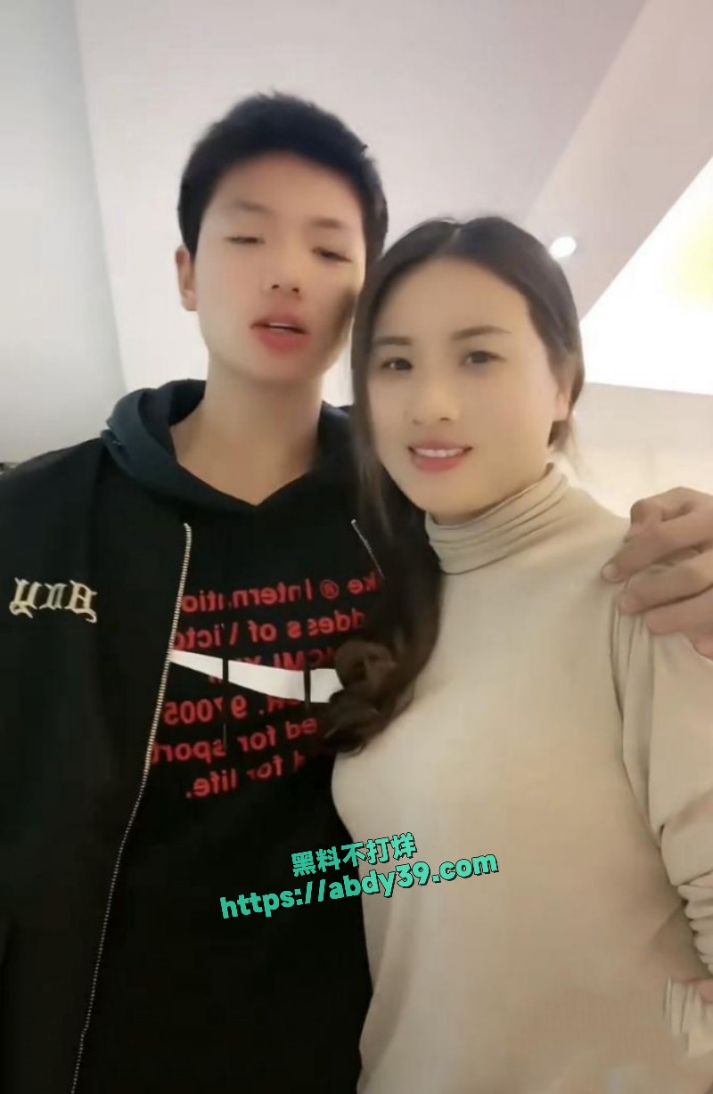 火爆全网的小红书乱伦母子15