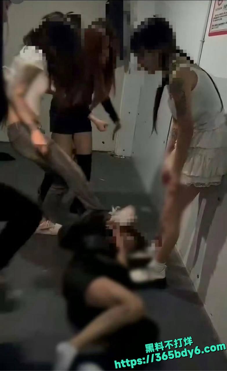 沈阳17岁女孩遭残忍霸凌8