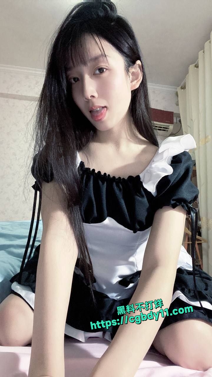 超高颜值女大学生在女生宿舍自拍自慰1