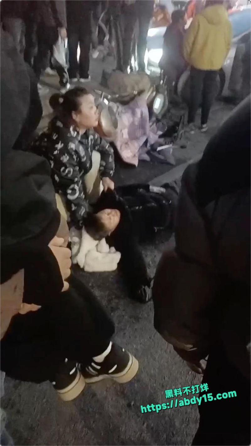 江西景德镇豪德贸易广场车祸 5