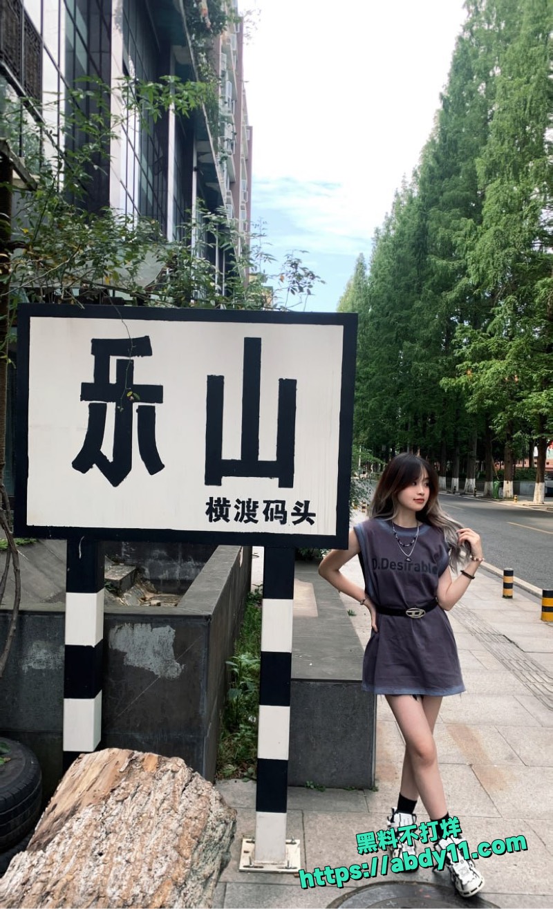 南京大学生母狗深喉视频6