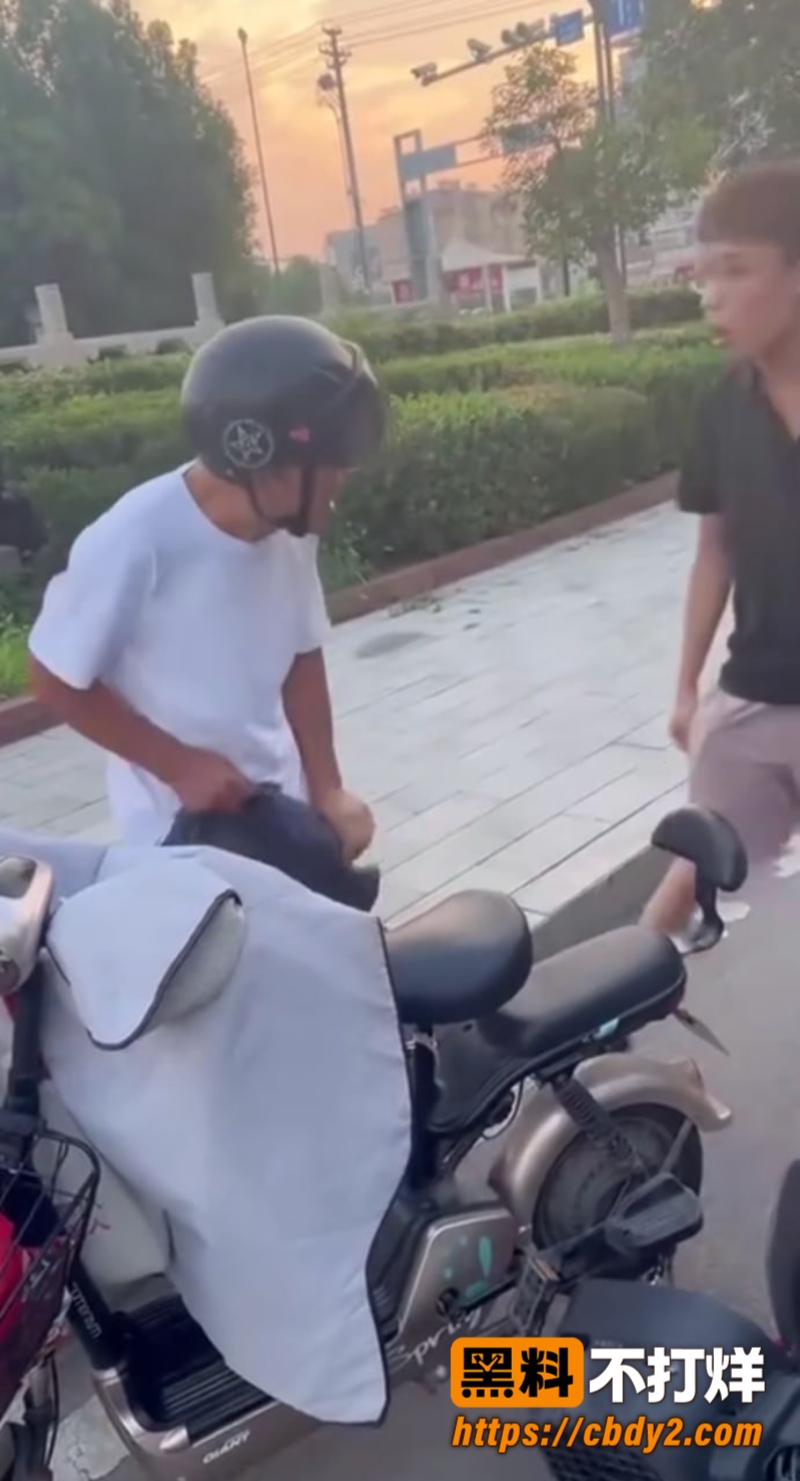年轻人打架1