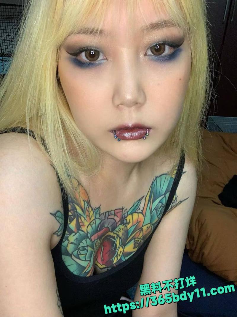 新疆花胸纹身女做爱抵债2