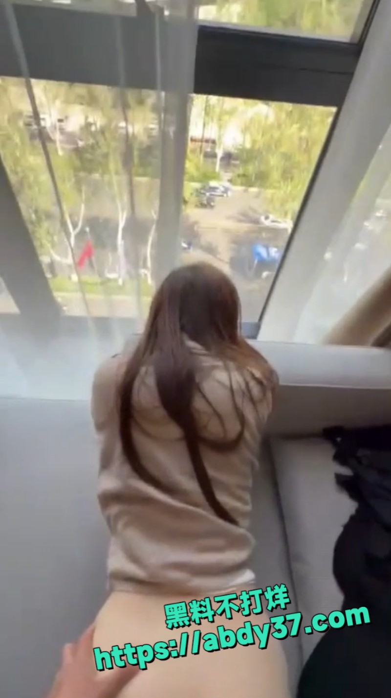 我的枪好长推特后入 10