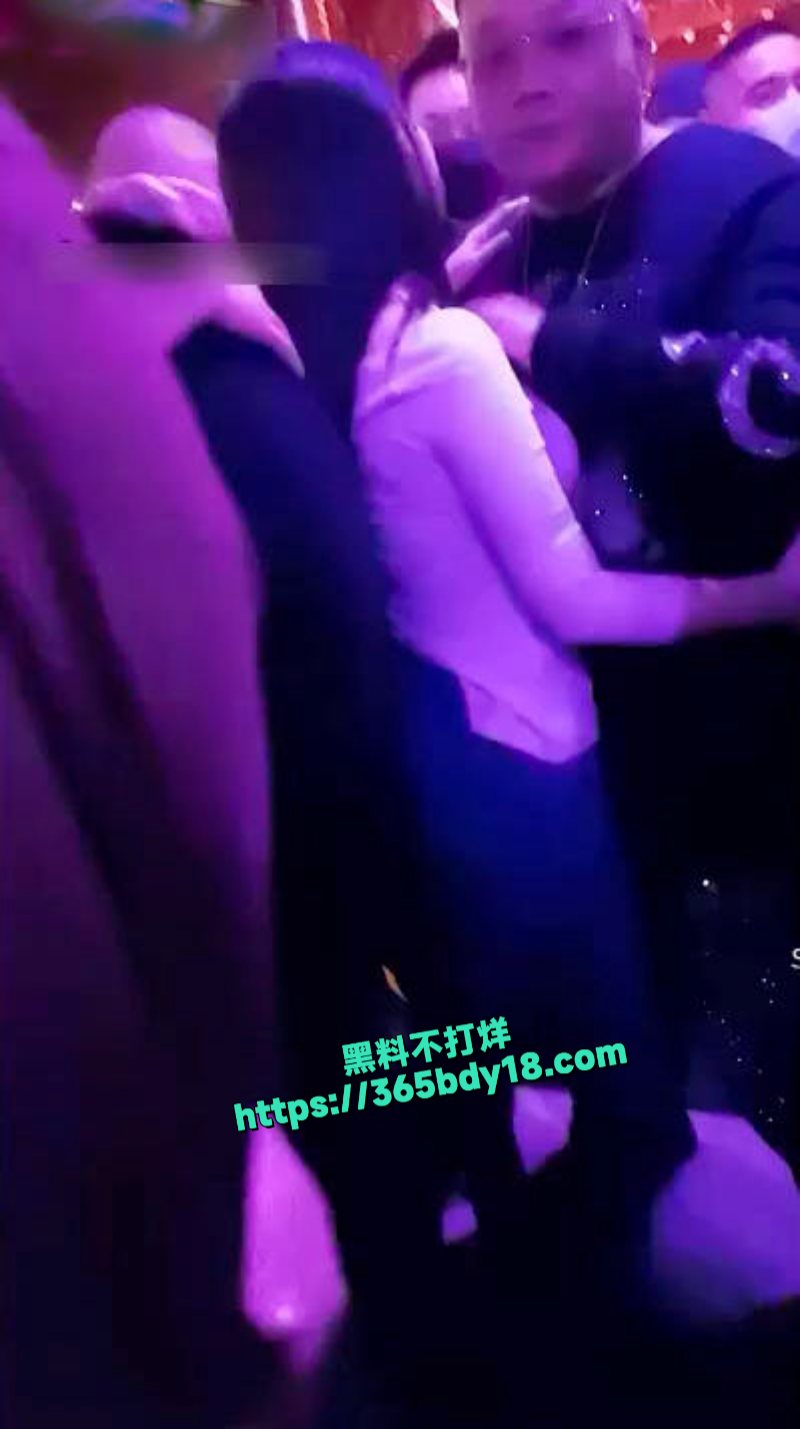 重庆望江楼砂舞厅内淫乱偷拍曝光 6