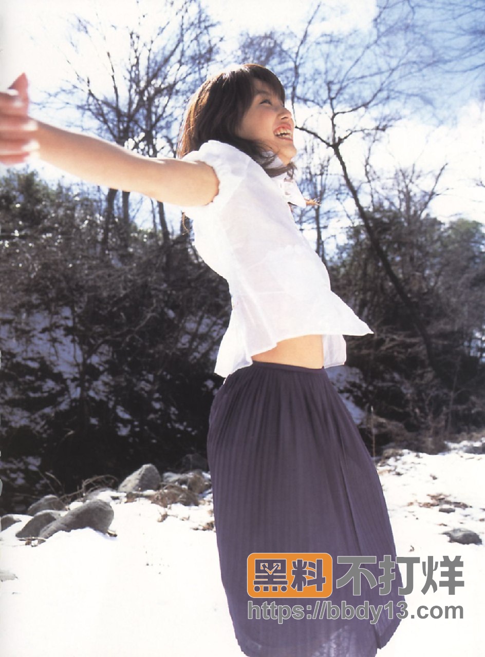 三津谷叶子性感写真2