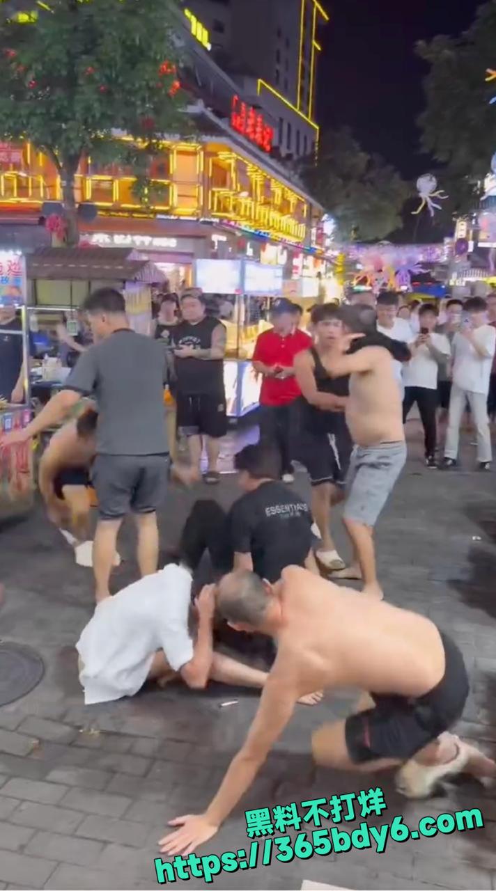 广西南宁街头骚扰事件引发激烈斗殴4