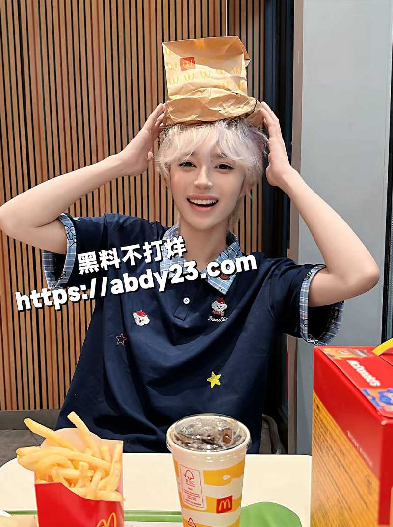 全网60w粉TS网红选妃睡粉46