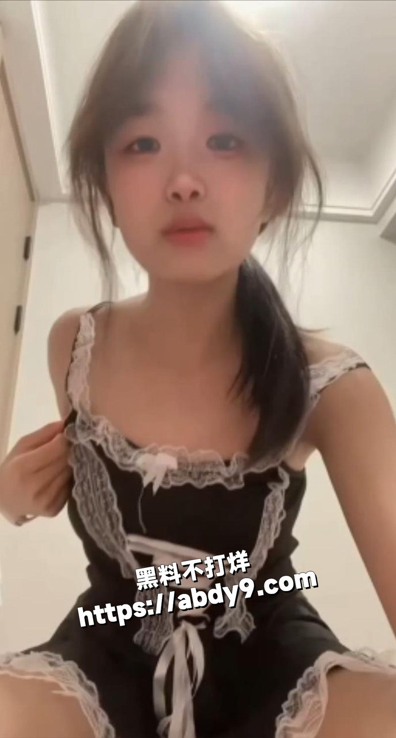 高颜值少女居家完成主人任务