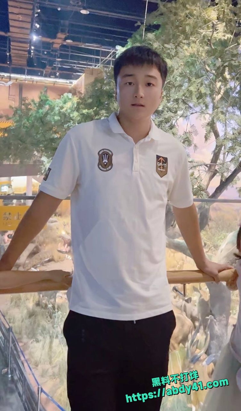 河南网红梁俊鹏妻子梁念霞儿女被发小杀害12