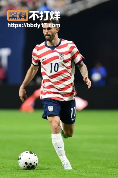 AC米兰球星Pulisic3