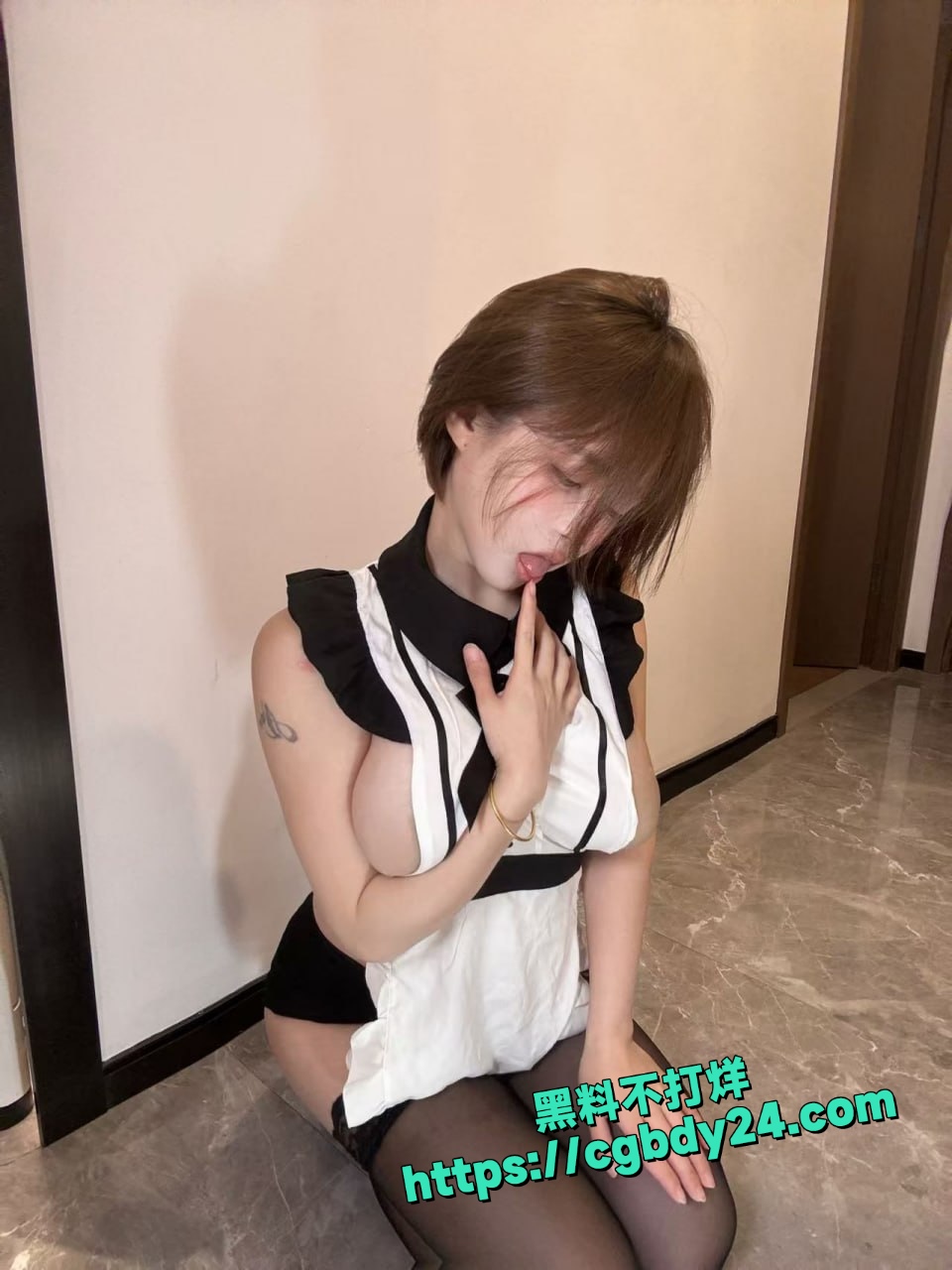 抖音百万粉丝女主播哎呀一一原是推特棒棒质检员3