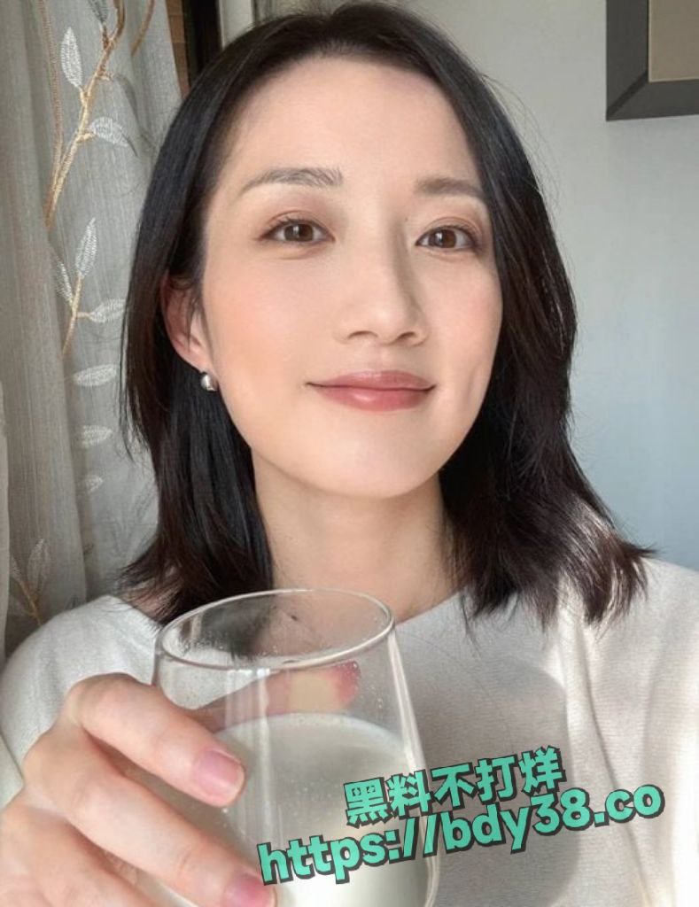 反差少妇郑佳怡被老公投稿曝光