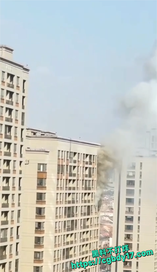 青岛一高层小区发生爆炸3