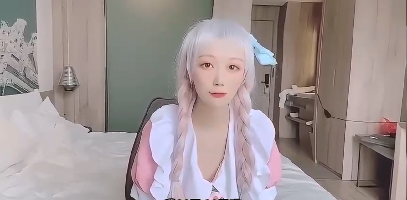 花重金套路女仆馆小萝莉 将其灌醉任由大鸡巴抽插玩弄 中途清醒后嘴上说着不要身体却很诚实！