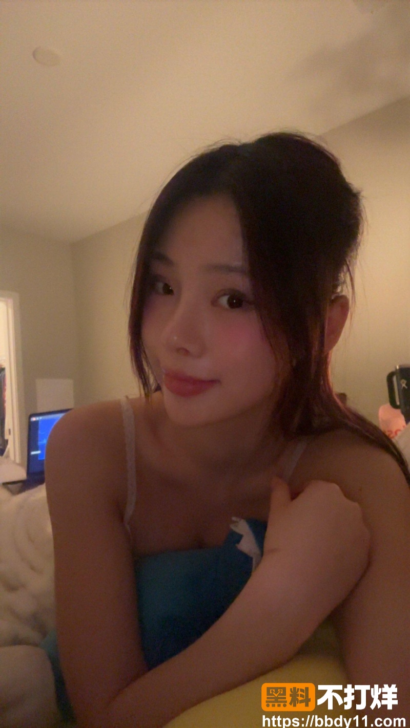 sophiekimm露脸自慰3