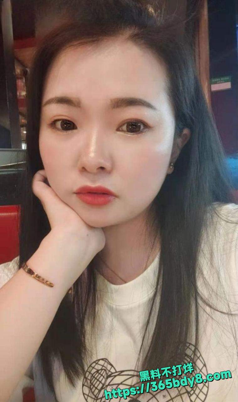 四川人妻张英婚内出轨视频曝光4