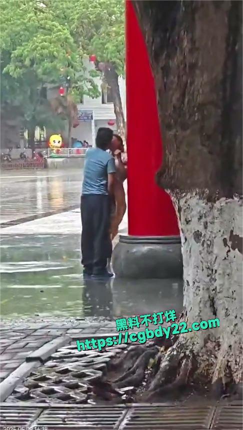 海南五指山三月三广场大瓜3