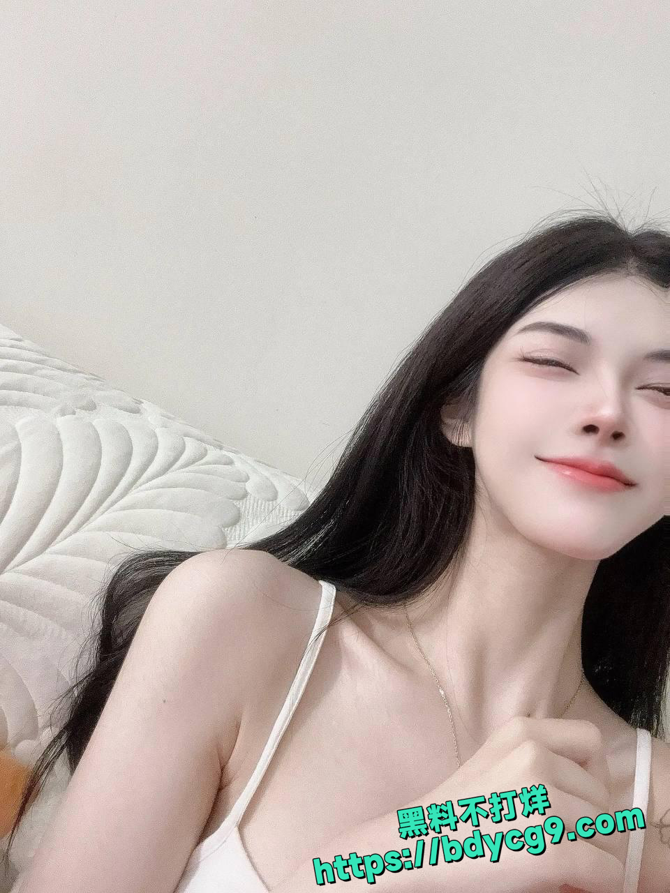 顶级名媛黄丽娜第二弹骚逼甩龟男2