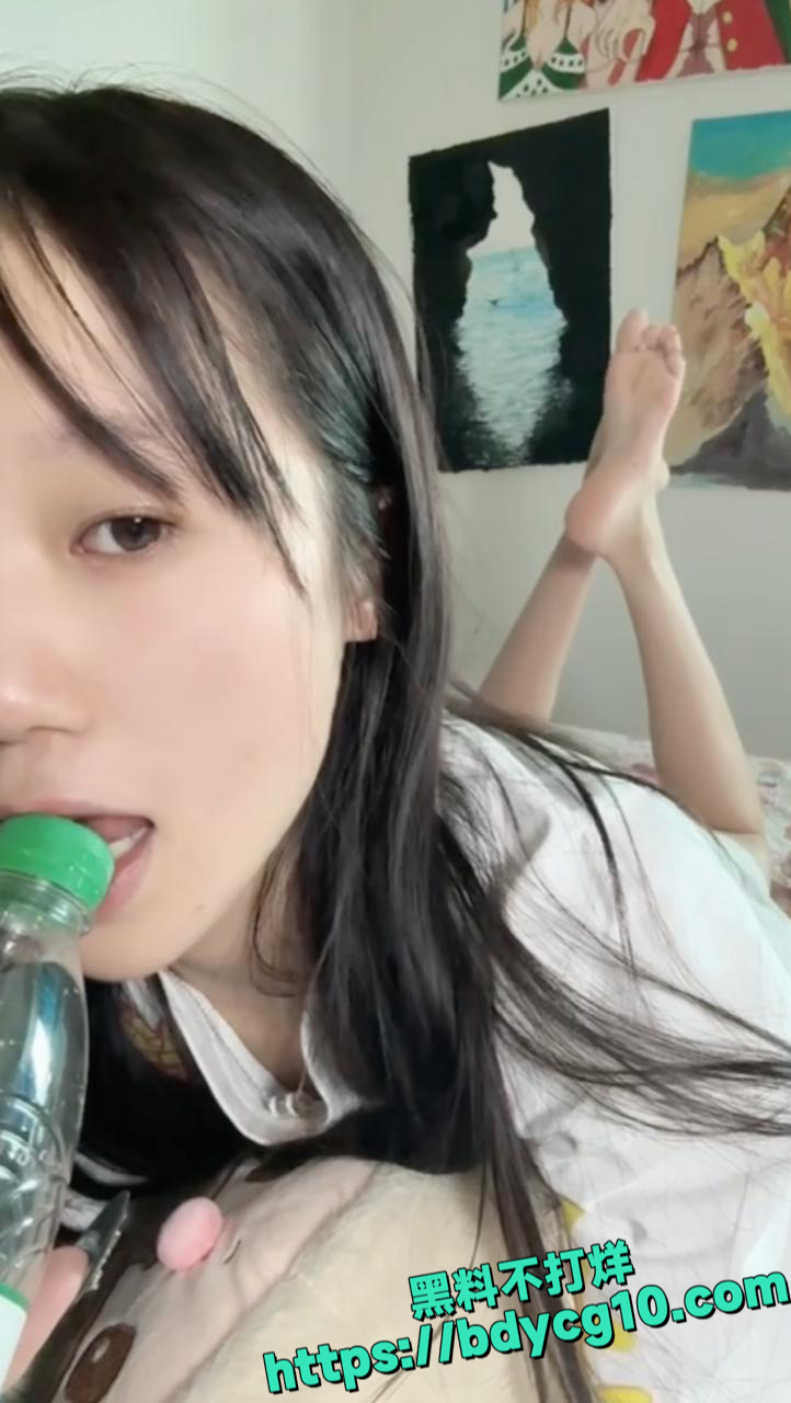 小薇裸足玉足定制视频流出5