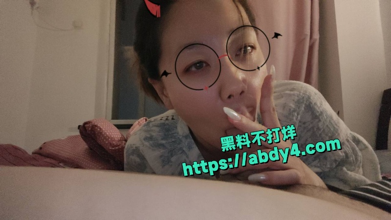 96年饥渴骚货李萌没有男朋友欲求不满 55