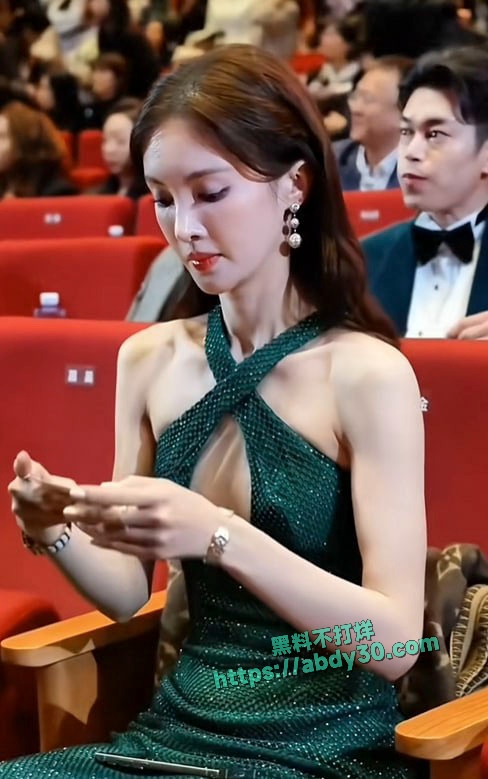 金晨被曝在浙江肇事逃逸让助理顶包骗保 18