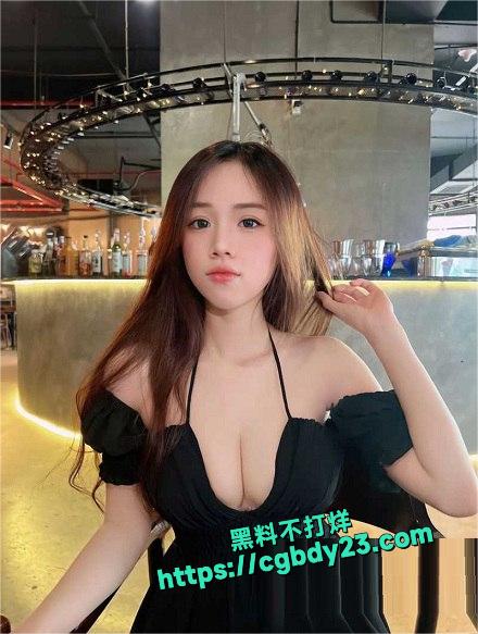 教师黄琳雯