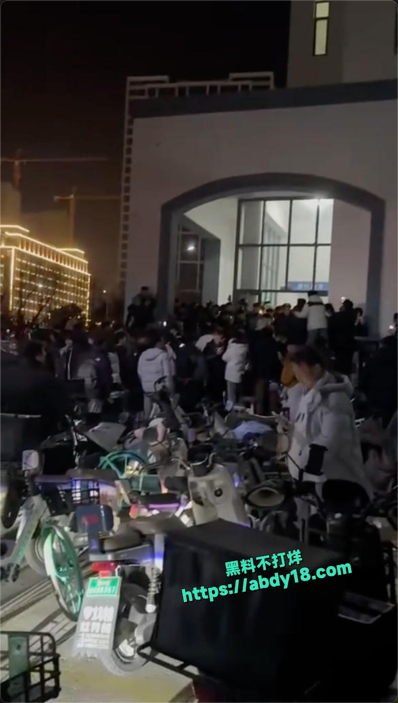 山东外事职业大学偷外卖 4