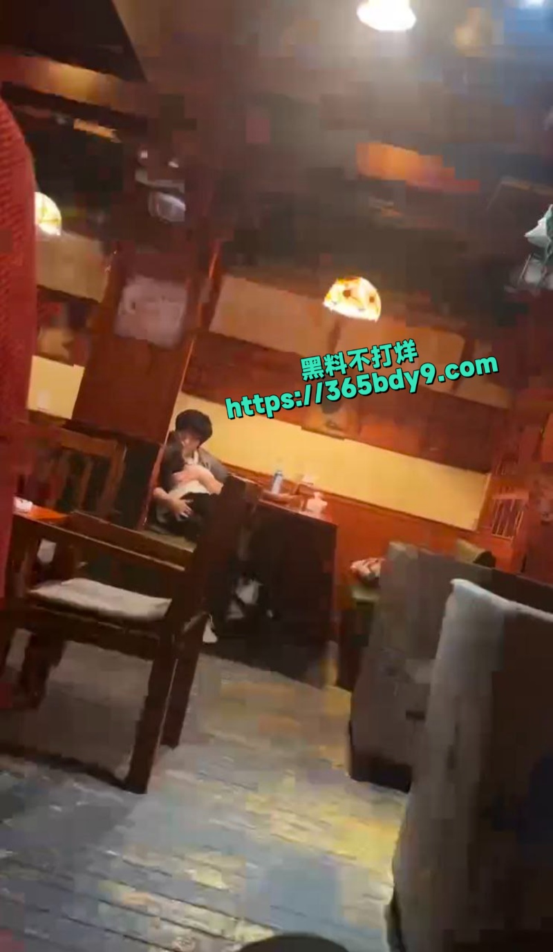 呱呱叫冰淇淋店小情侣开摸3