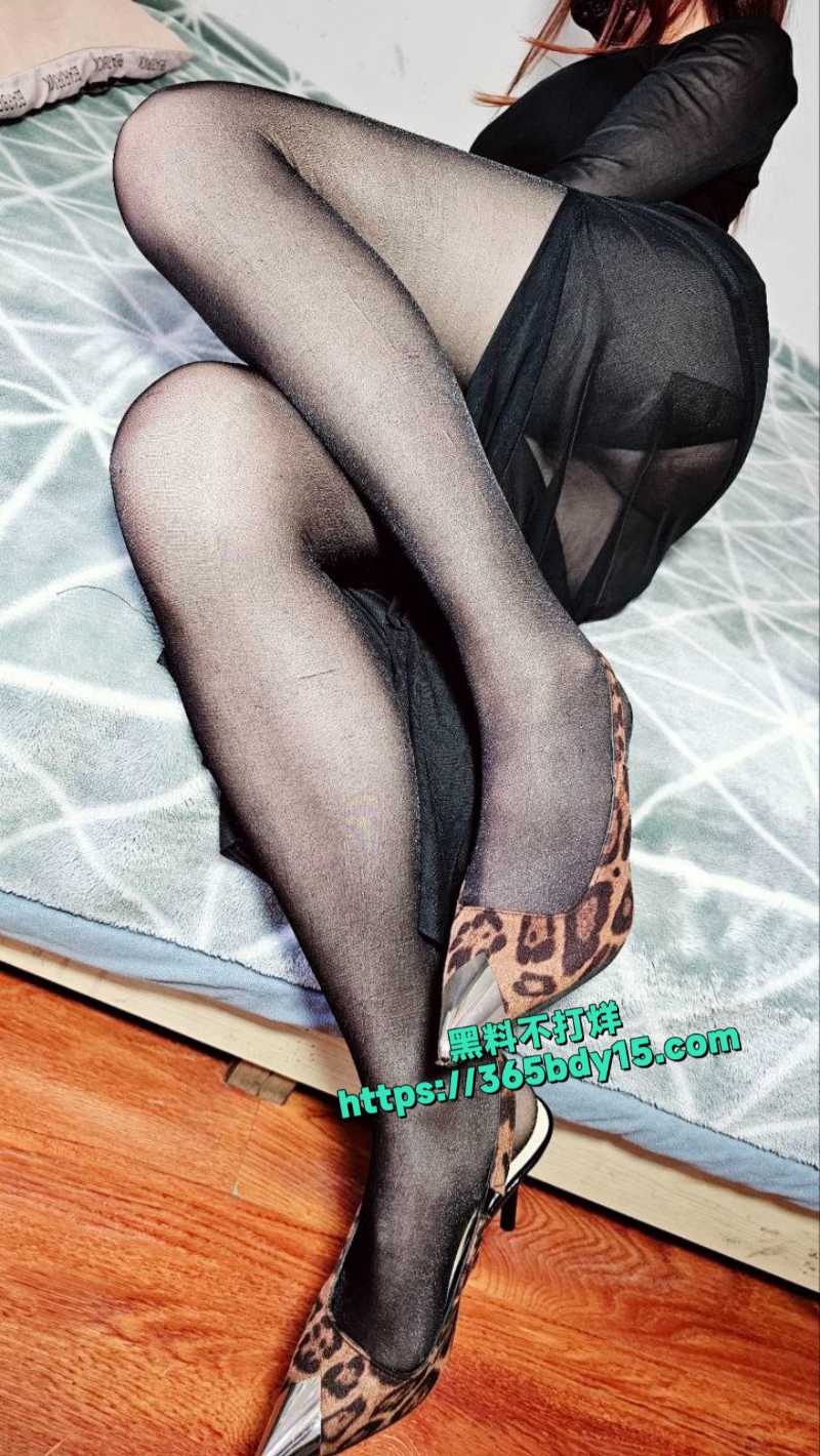 骚浪妹妹发性感照片勾引哥哥
