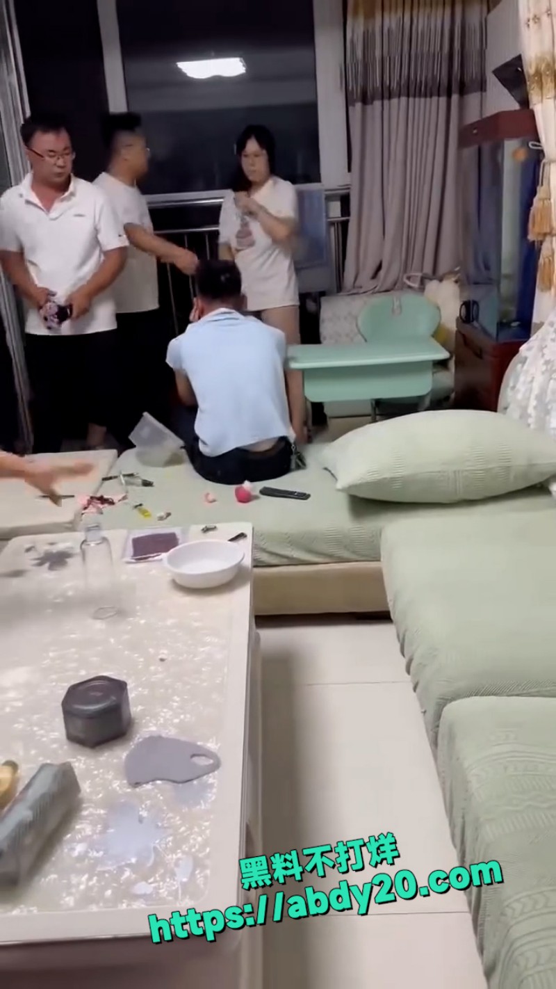 男老师白天上课教书育人 4
