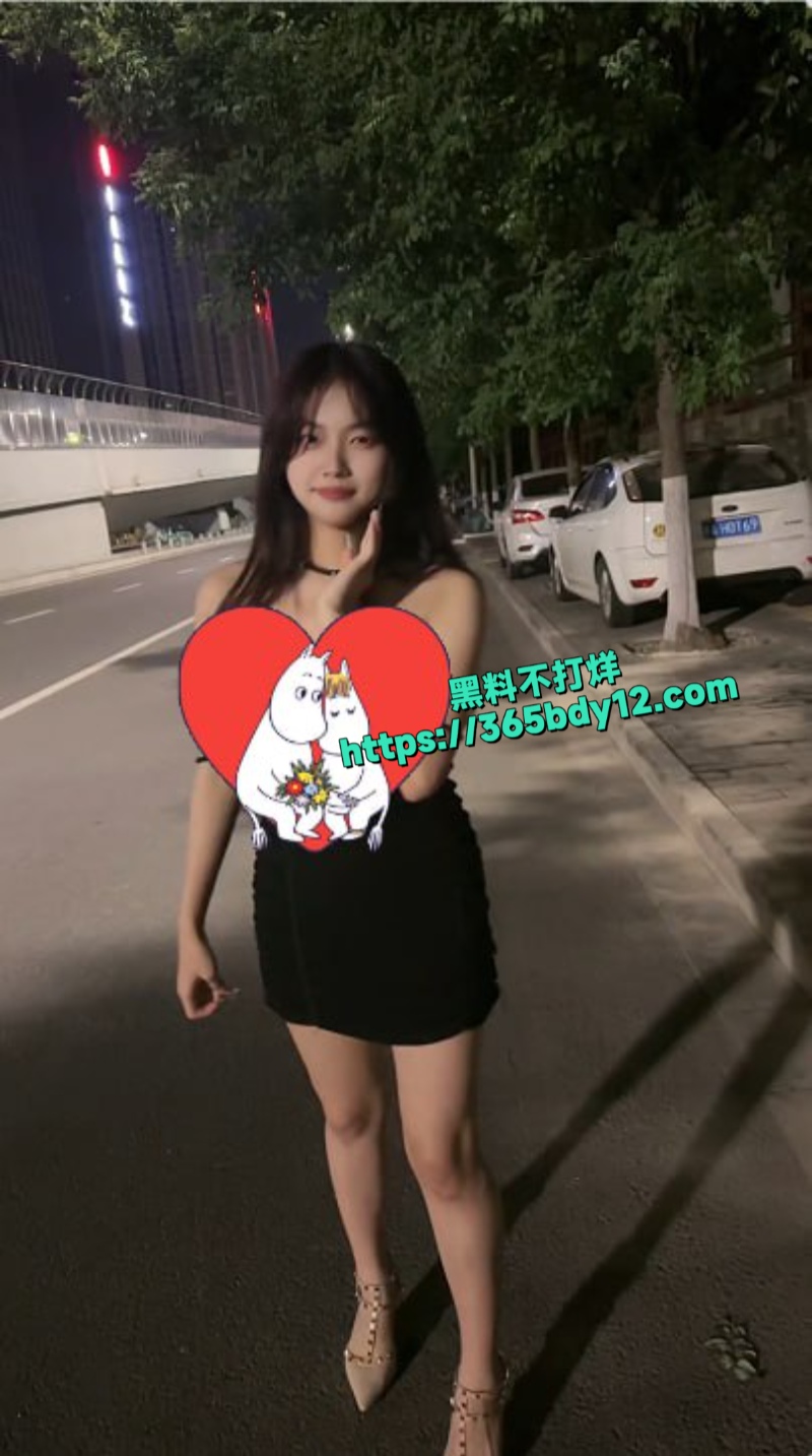 西萌工作室的其中一个妹子乐乐1