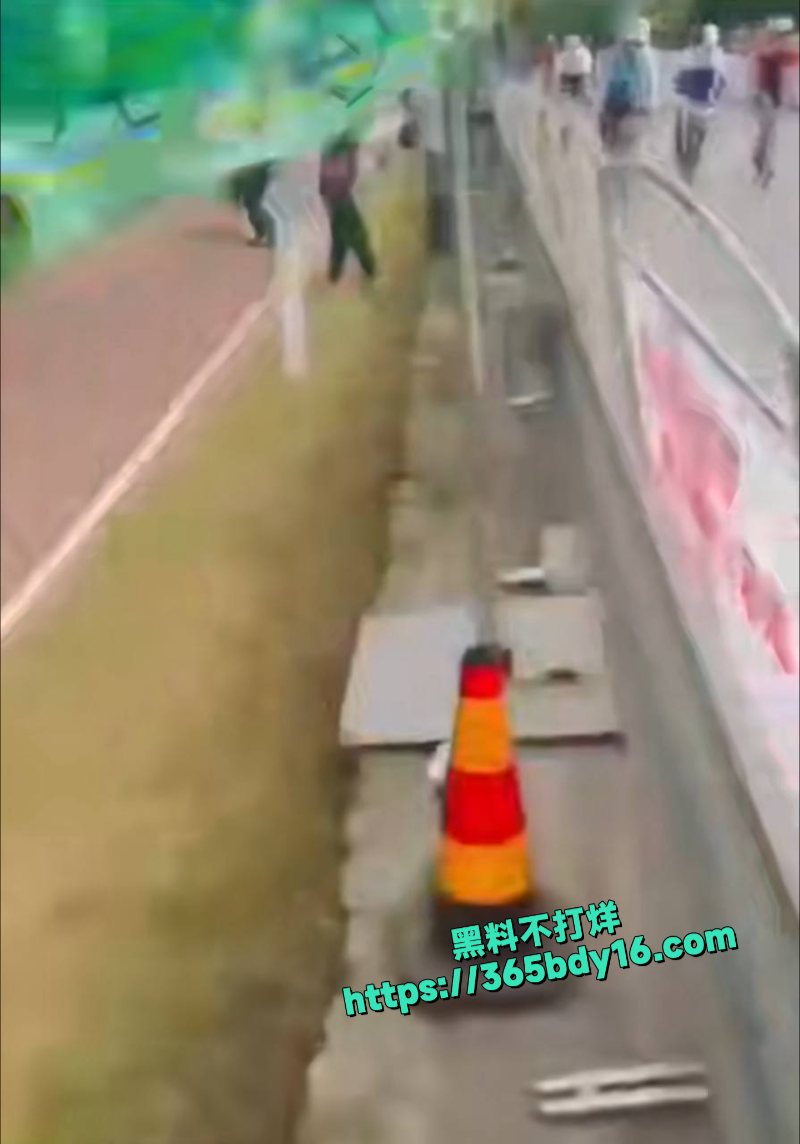 自行车比赛事故视频 1