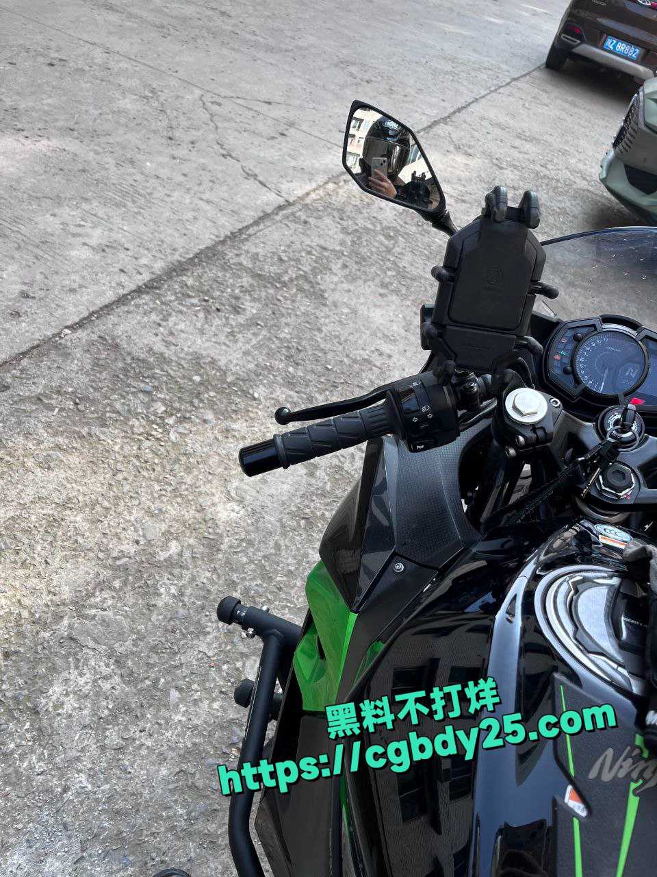成都卖逼的机车网红被金主疯狂插入体内探索蜜穴20