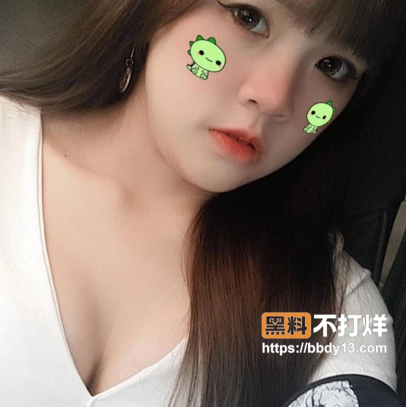 微胖巨乳骚货人妻与老公自拍02