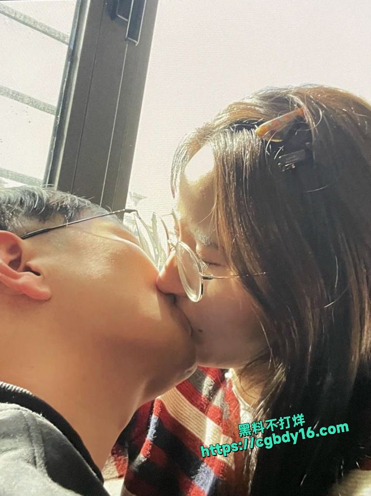 区财政科员赵琳爬上财政局副科长王梦娜的床33