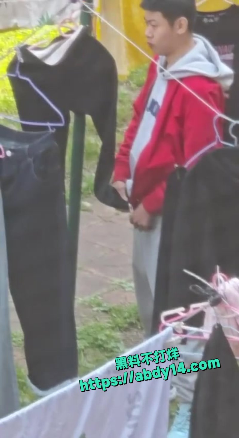大连男大学生秋裤撸管6