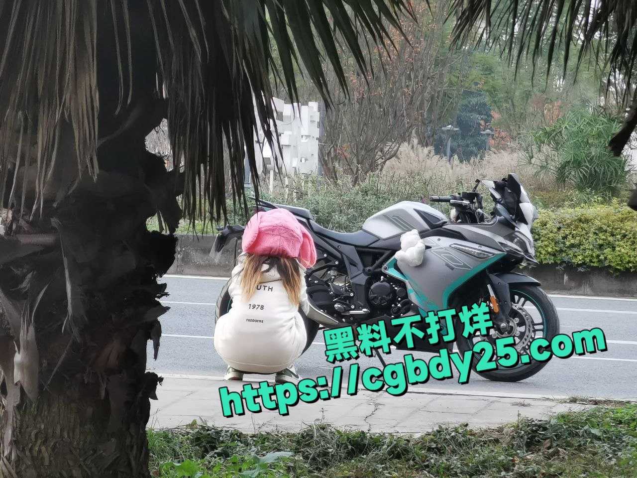 成都卖逼的机车网红被金主疯狂插入体内探索蜜穴14