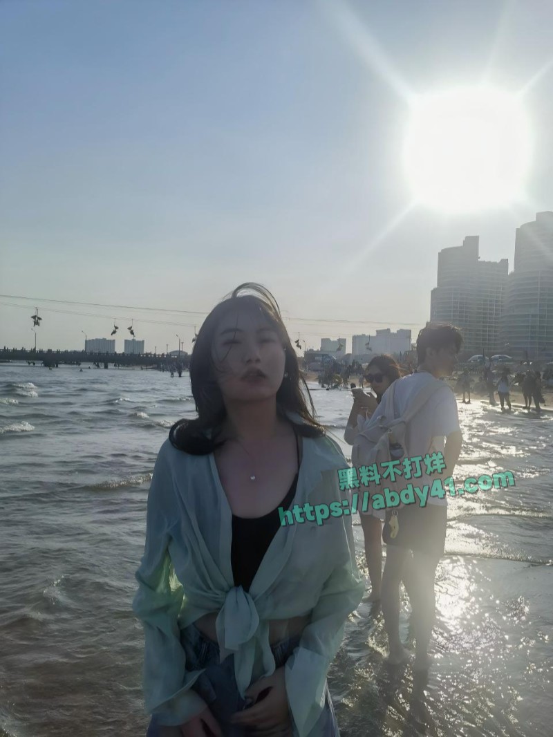上班第一天和公司情人开房3