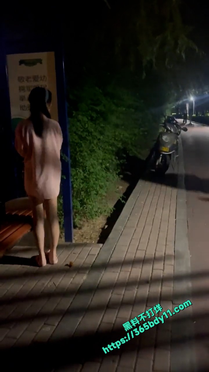 竖版模版.00014312.Still035