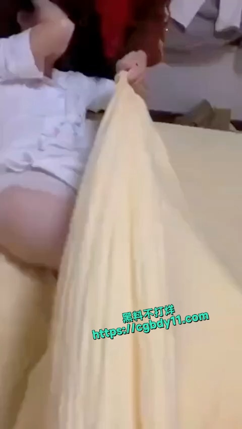 哥哥干妹妹被家里人抓5.jpg