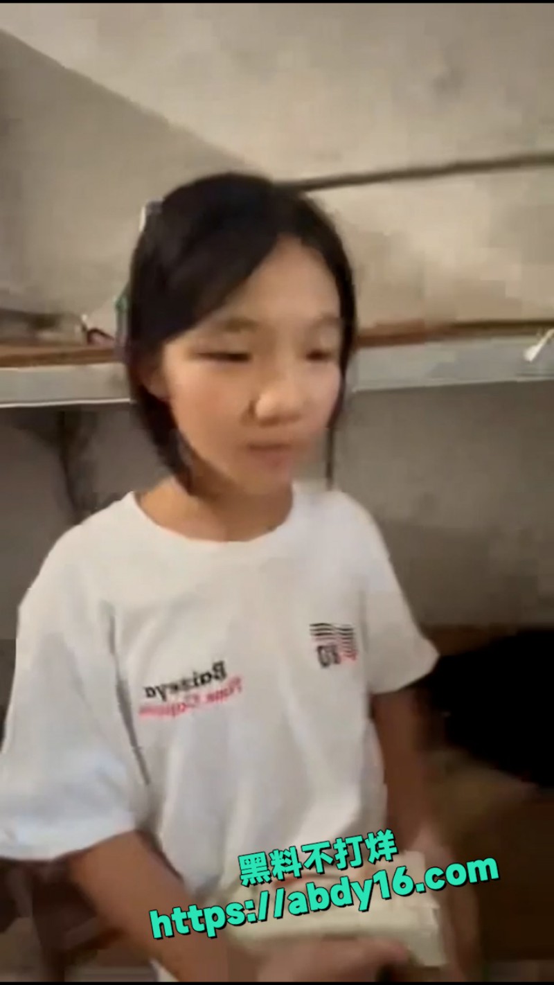 广西小表妹打架霸凌视频 15