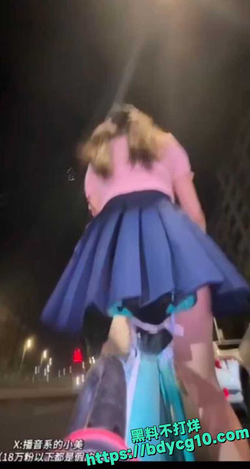 制服妹妹共享单车假鸡鸡自慰3