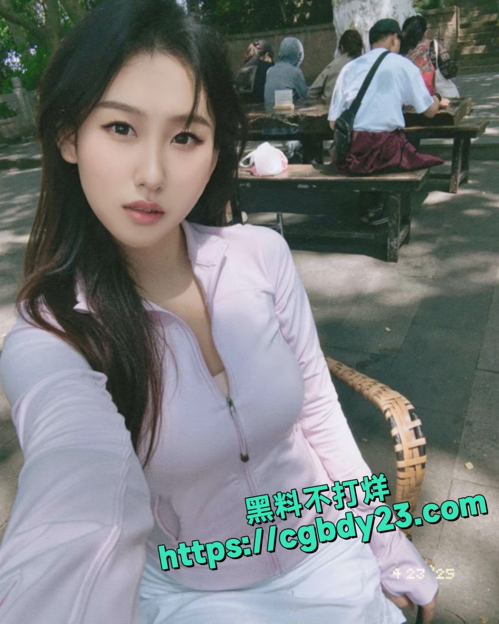 河北唐山谢雨桐被男友和好兄弟一起玩3P6
