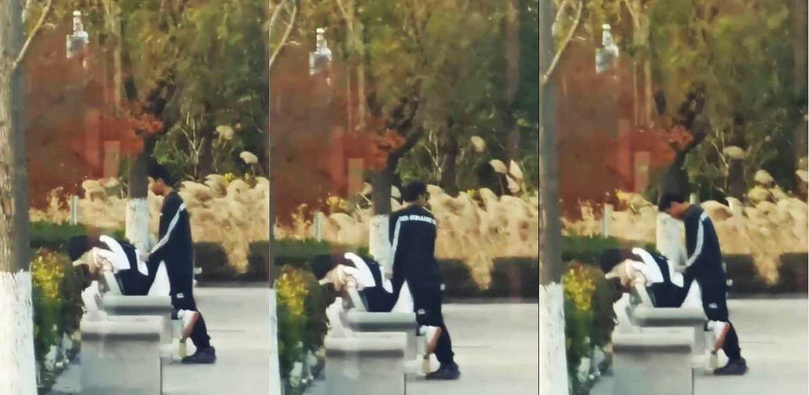 震惊 凛凛风中爆炒高中同座的你！任由寒风撕裂我的身体，也摧毁不了我那坚挺的老二！