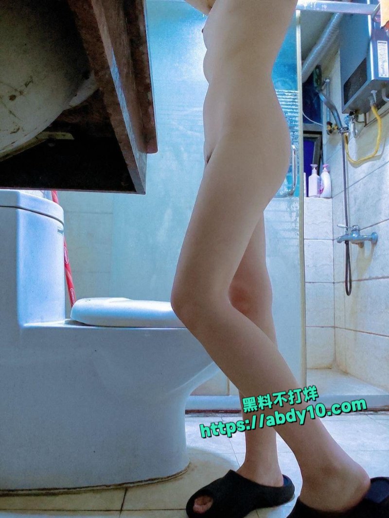 真实偷拍合租房女室友6