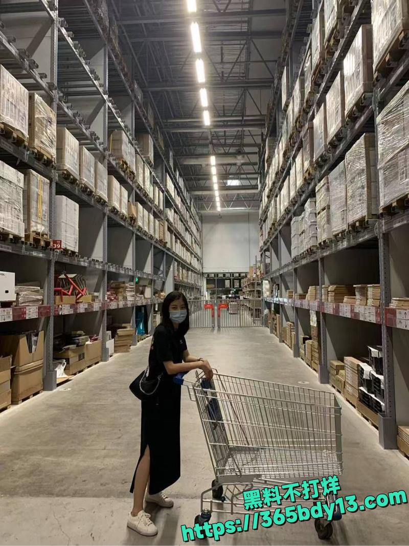 云南红河州职员私密照14.