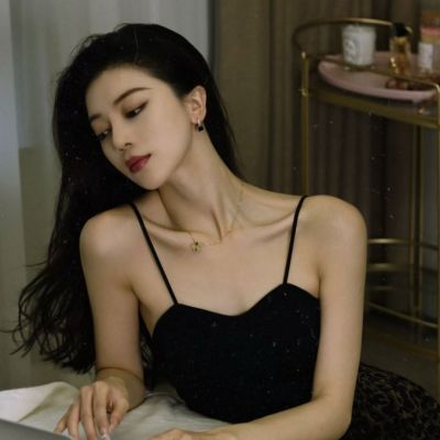 昨晚约了一个熟女，颠覆了我的三观 原本是良家 被几人轮奸后触发母狗属性